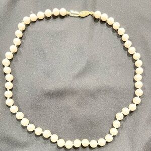 Elegant Pearl Necklace